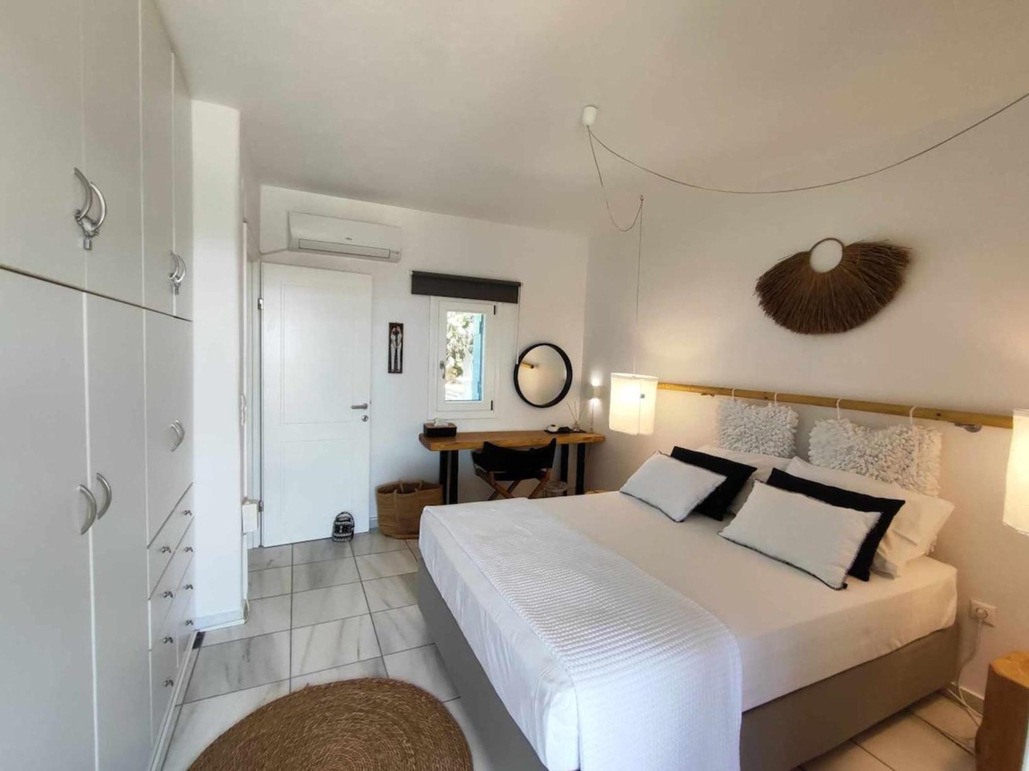 Island Magic - Seaview Villa With Jacuzzi Pool Ambelas Bagian luar foto