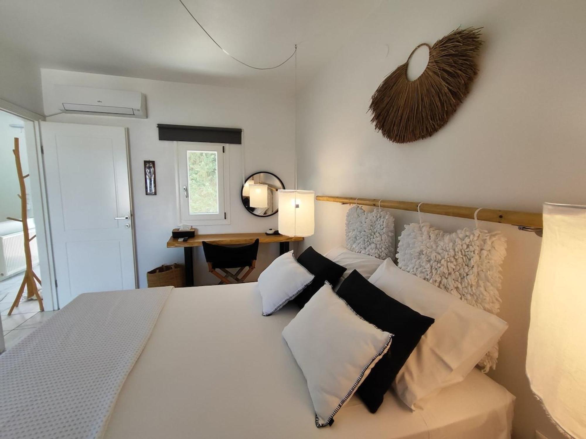 Island Magic - Seaview Villa With Jacuzzi Pool Ambelas Bagian luar foto